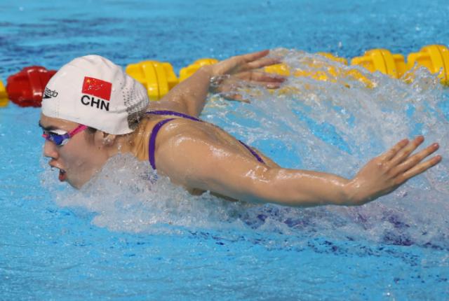 华体会官网平台-游泳争霸赛张雨霏包揽两金 刘湘叶诗文主项夺牌